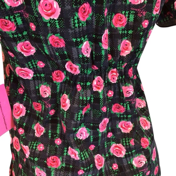 KOI Betsey Johnson B126PR Women’s Canola Scrub Top Size Small Pink Roses - Picture 8 of 10
